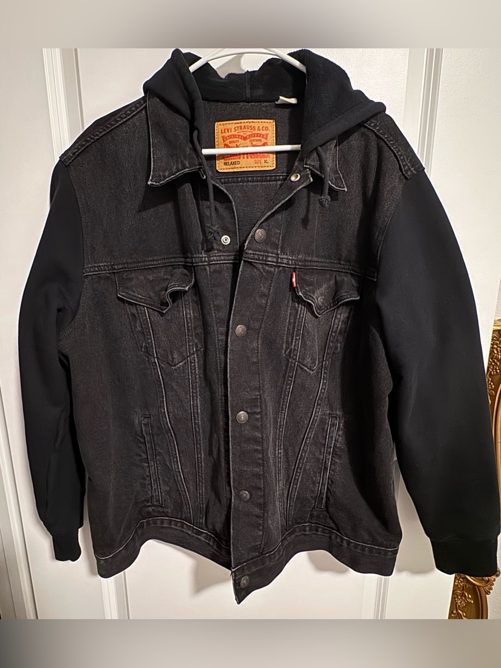 Levi’s Trucker Denim Jacket XL Black w/hood